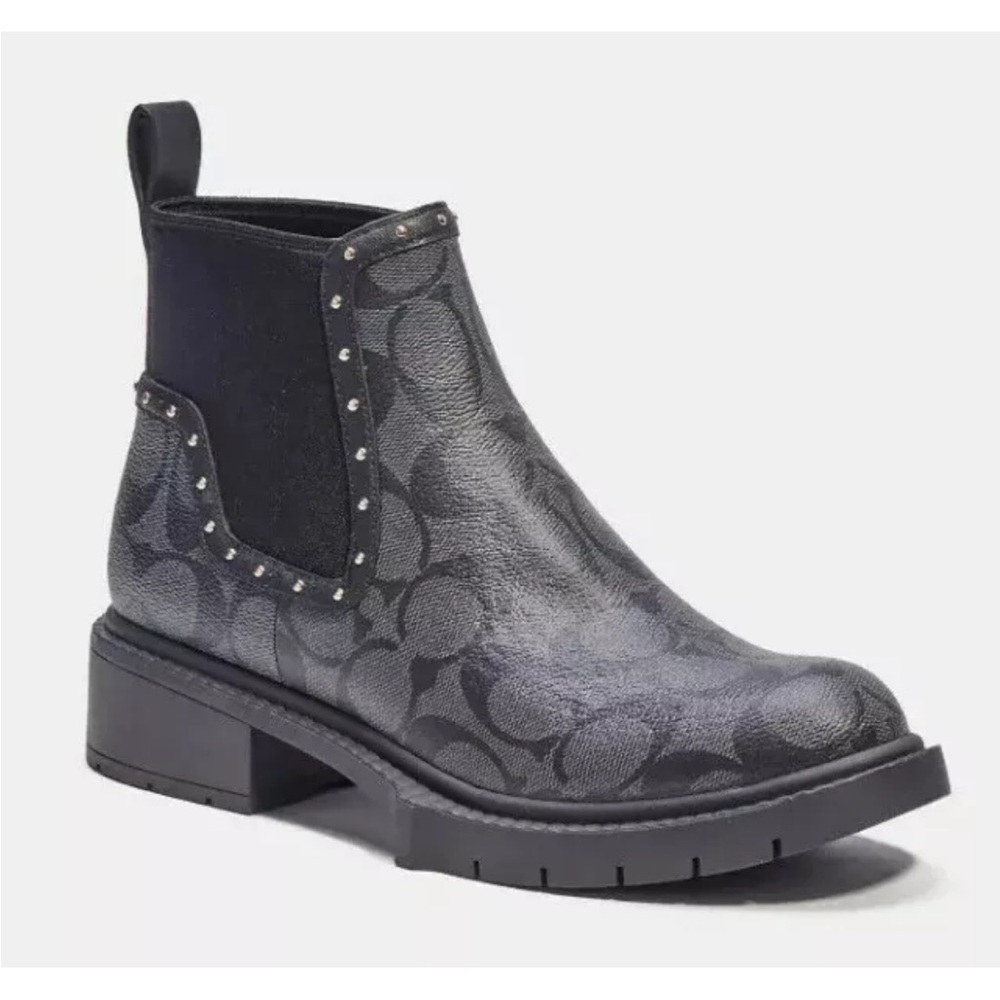 Boots COACH woman.